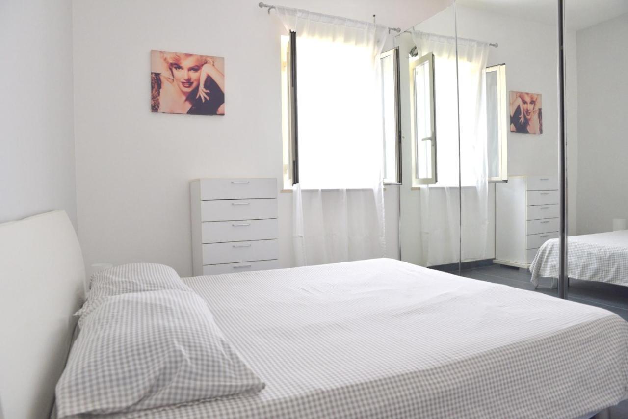 Perla Marina Apartman Porto Empedocle Kültér fotó